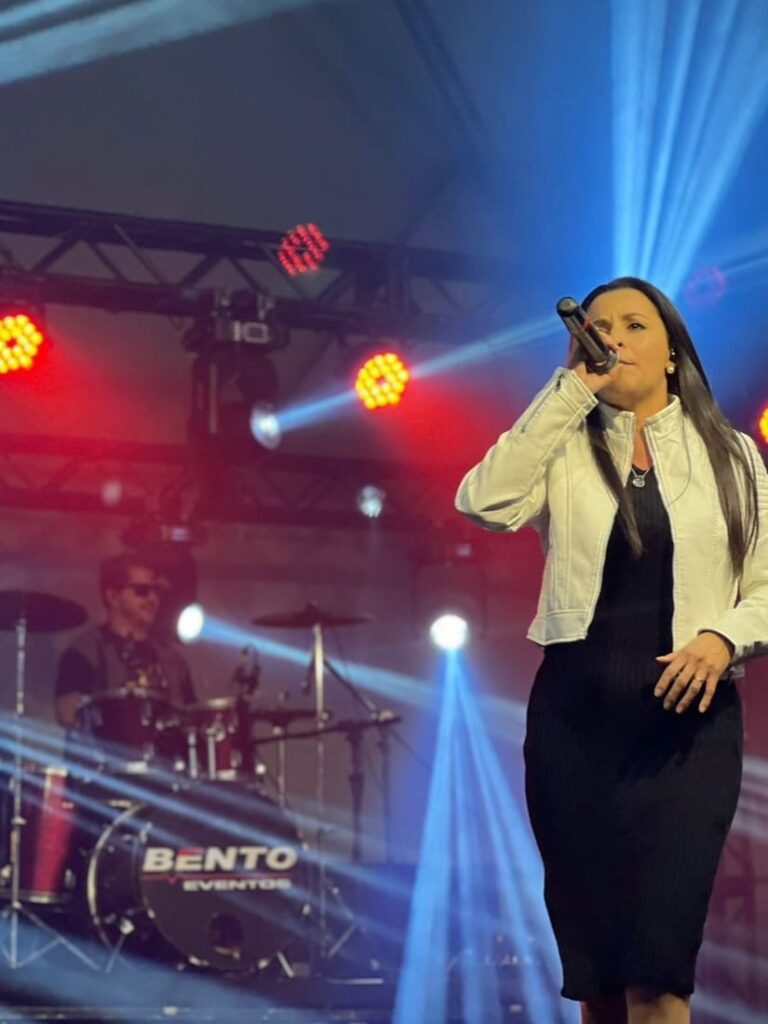 “O amor pelo sertanejo vem de berço” afirma a cantora e compositora Julliana Polonio 5 239d0b05 fbf4 46a7 83b8 b58f7fbe2eb5