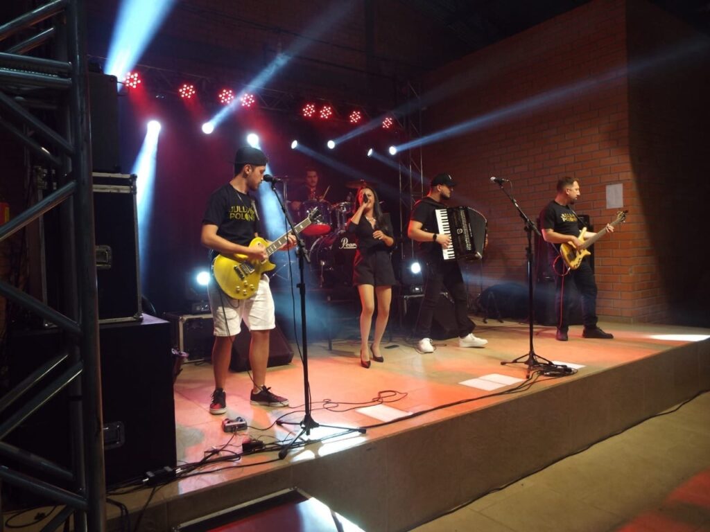“O amor pelo sertanejo vem de berço” afirma a cantora e compositora Julliana Polonio 2 9c044a4a 6079 4c32 aa26 5636a1187a46