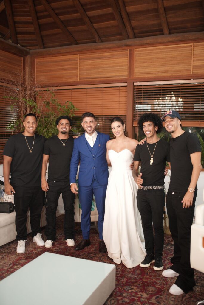 O Casamento dos Sonhos: Dr. Marcos Fernandes e Dra. Laura Trovão Celebram o Amor em Grande Estilo 3 deac892a f01d 4c27 a66d ffd57da8a5fc