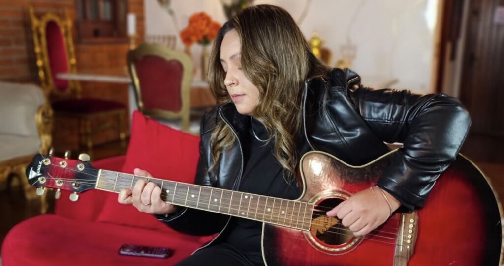 Quem é Nalu Santos? A cantora que transformou experiências pessoais em um álbum repleto de sentimentos e histórias reais Quem é Nalu Santos? A cantora que transformou experiências pessoais em um álbum repleto de sentimentos e histórias reais